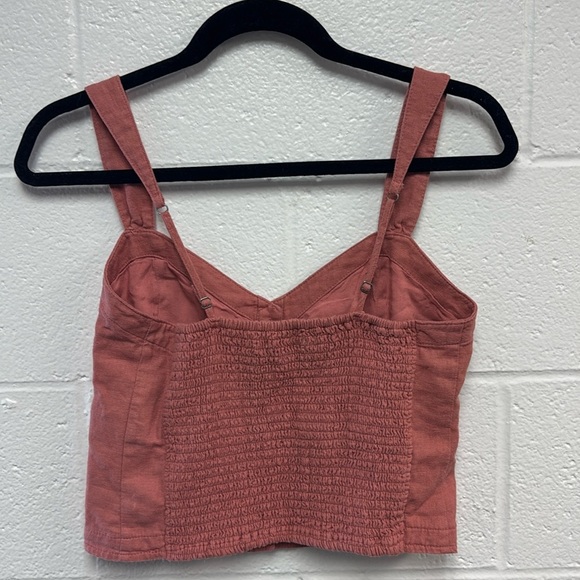 Abercrombie & Fitch medium sleeveless top. - Picture 6 of 7